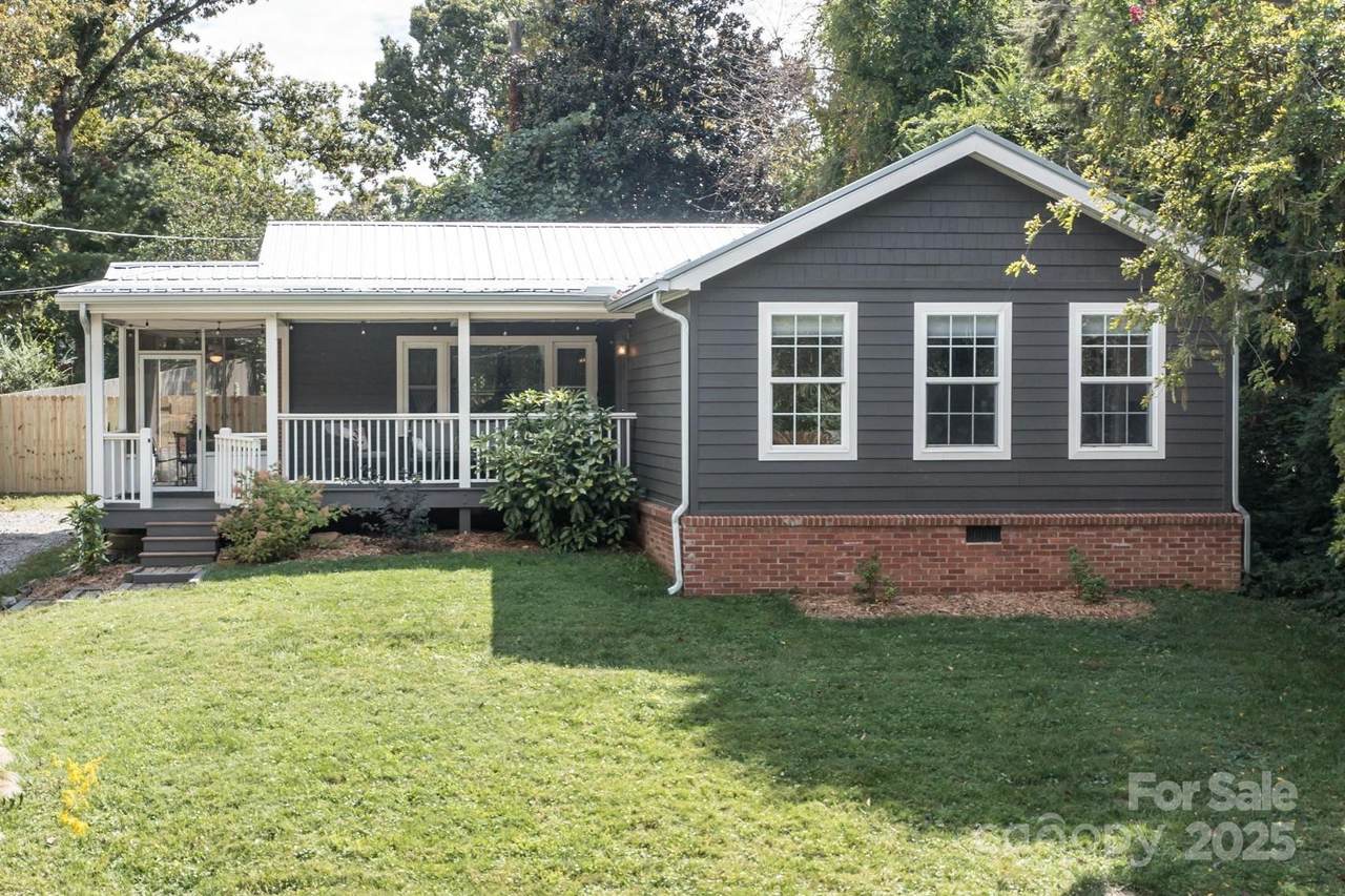 33 Wilshire Drive - Photo 1