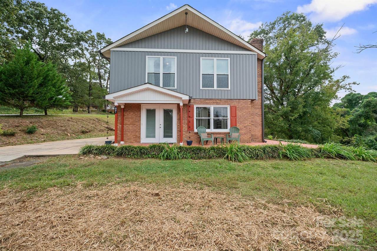 801 Grove Street - Photo 1