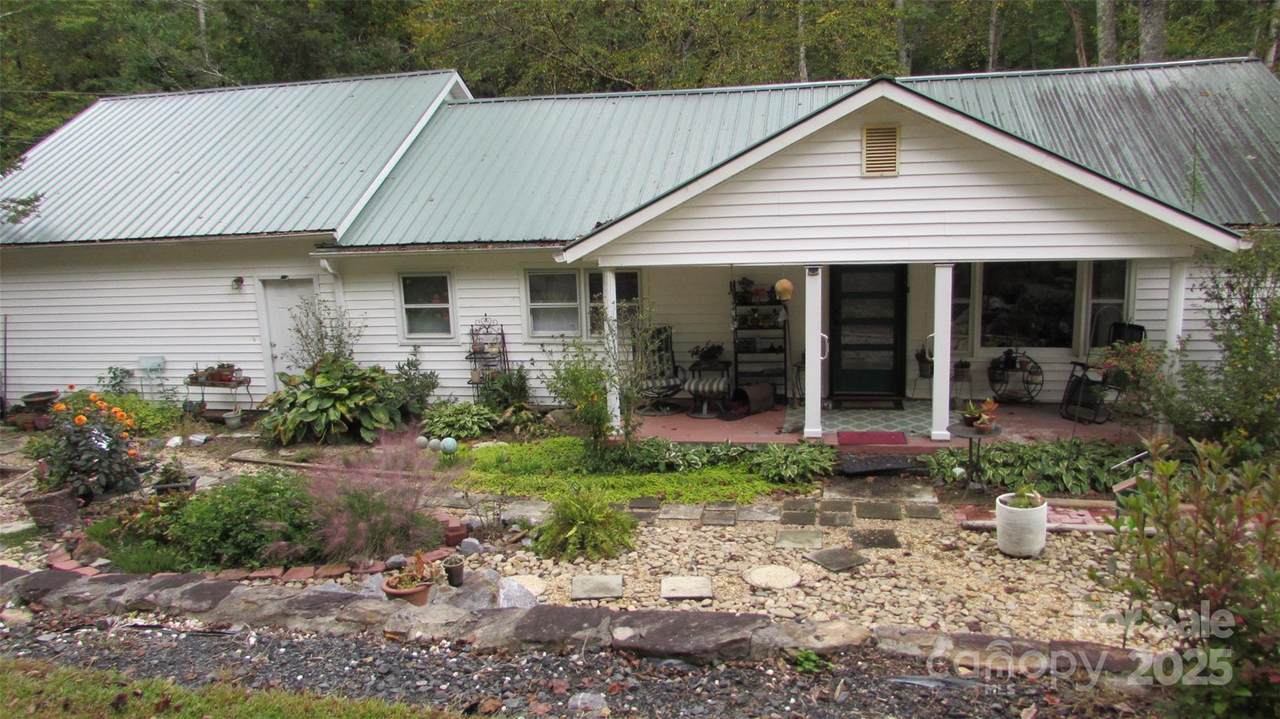 524 Clear Creek Road - Photo 1