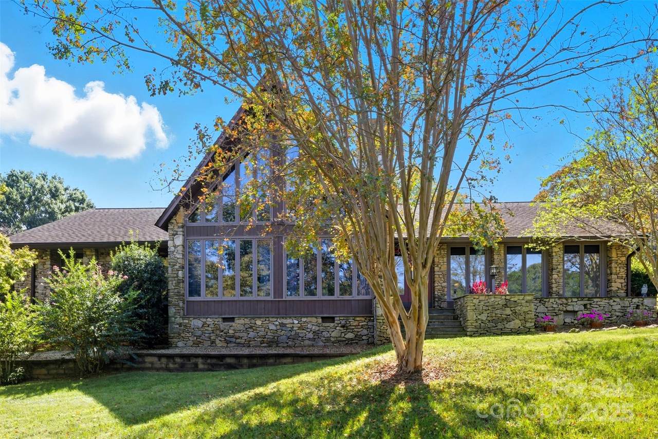 1515 Heatherloch Drive - Photo 1