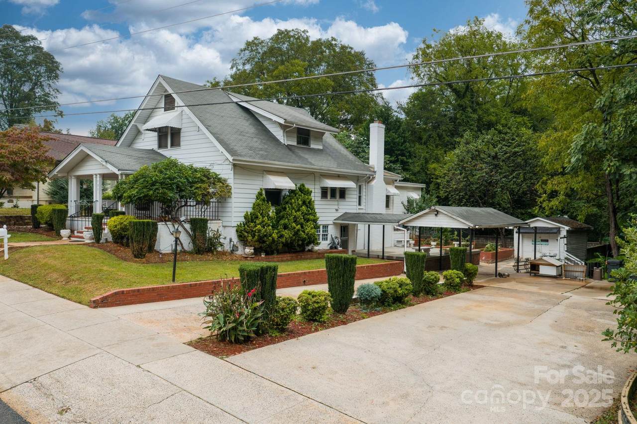 532 6th Avenue - Photo 1