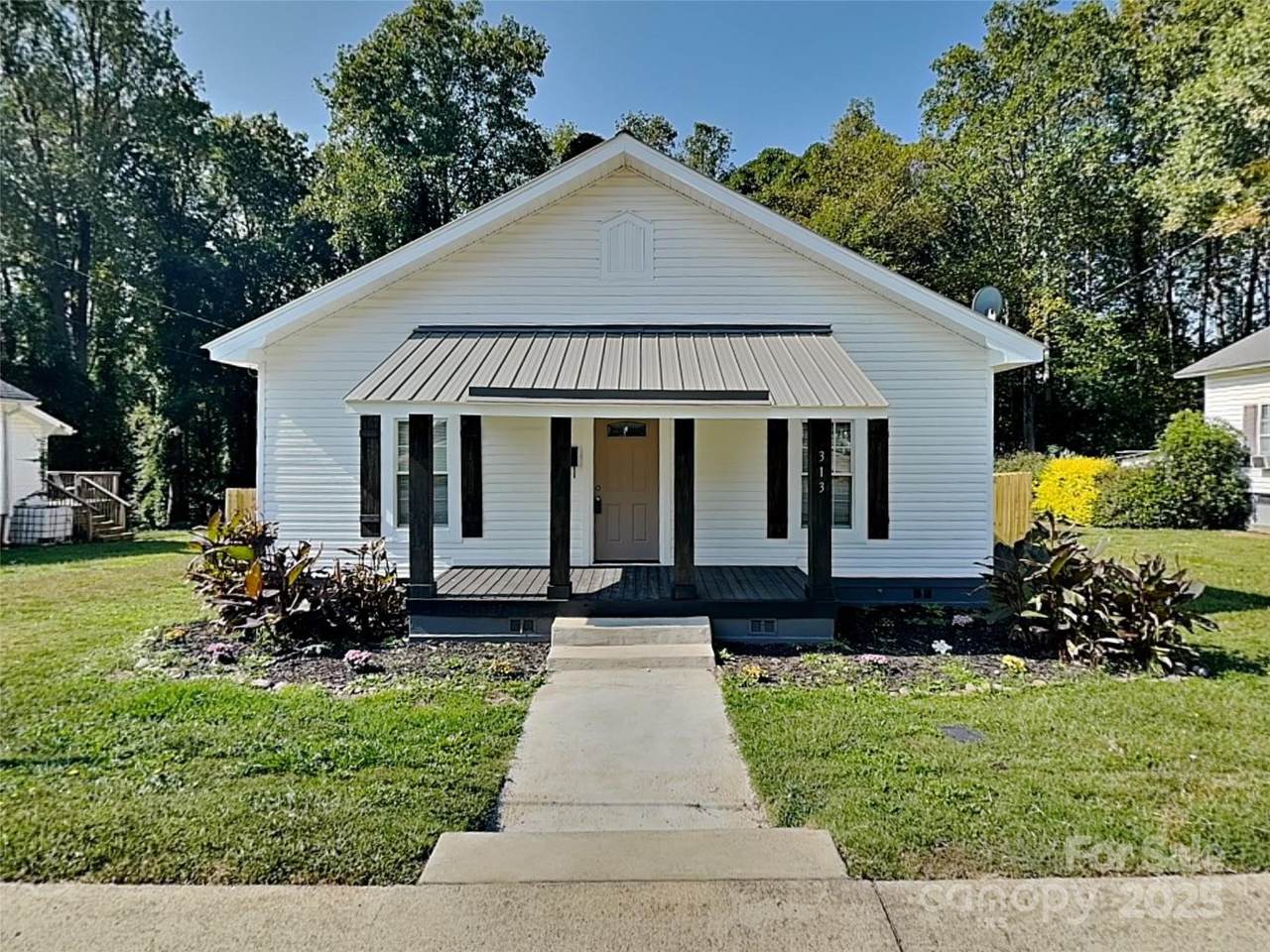 313 Bruce Avenue - Photo 1