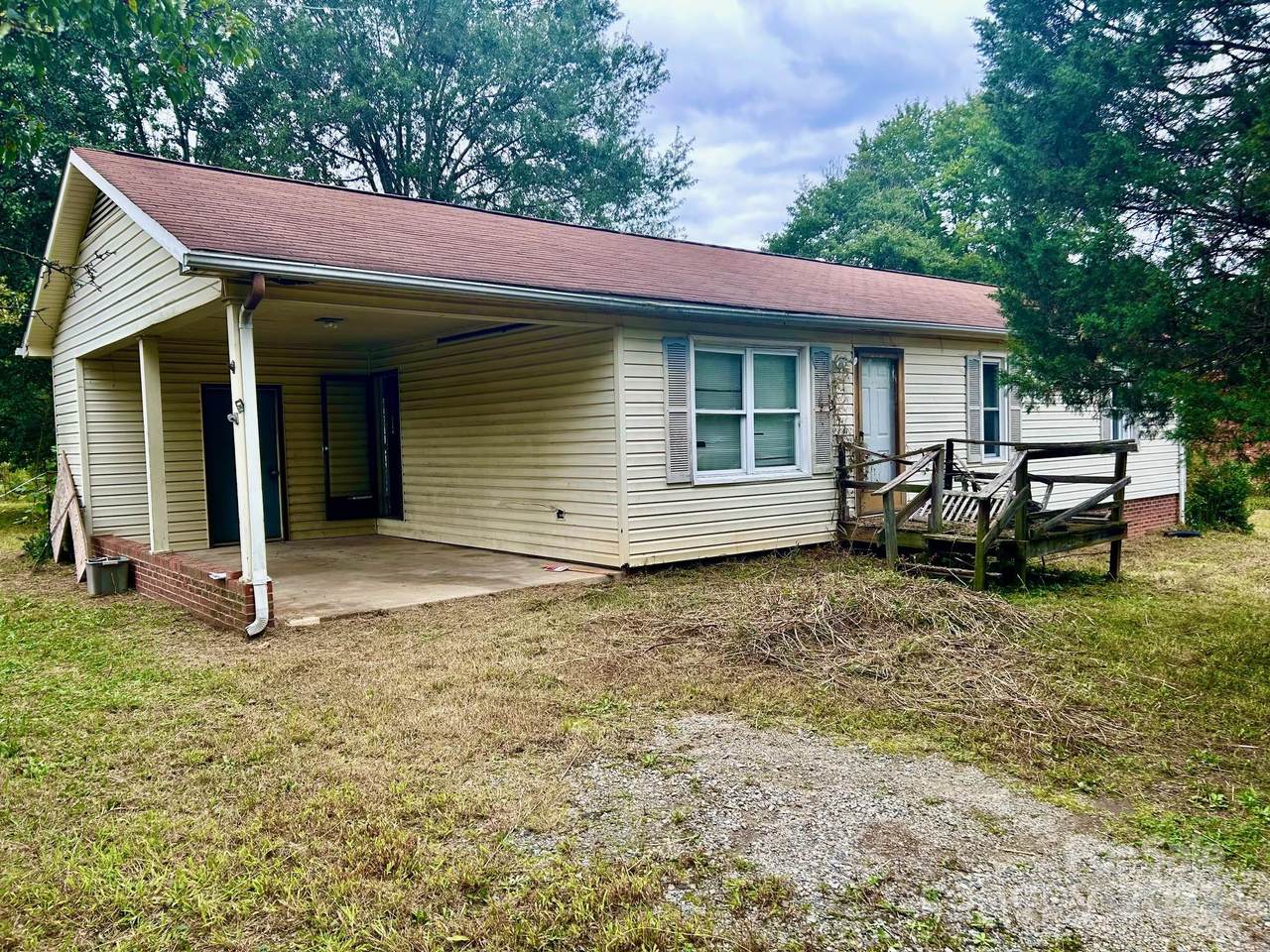 175 Country Lane - Photo 1