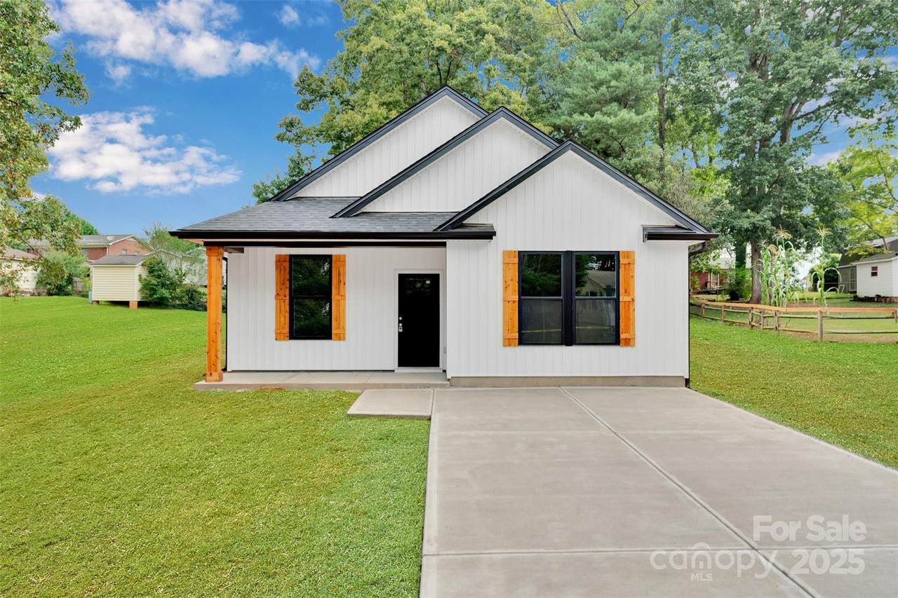 218 Bright Avenue - Photo 1