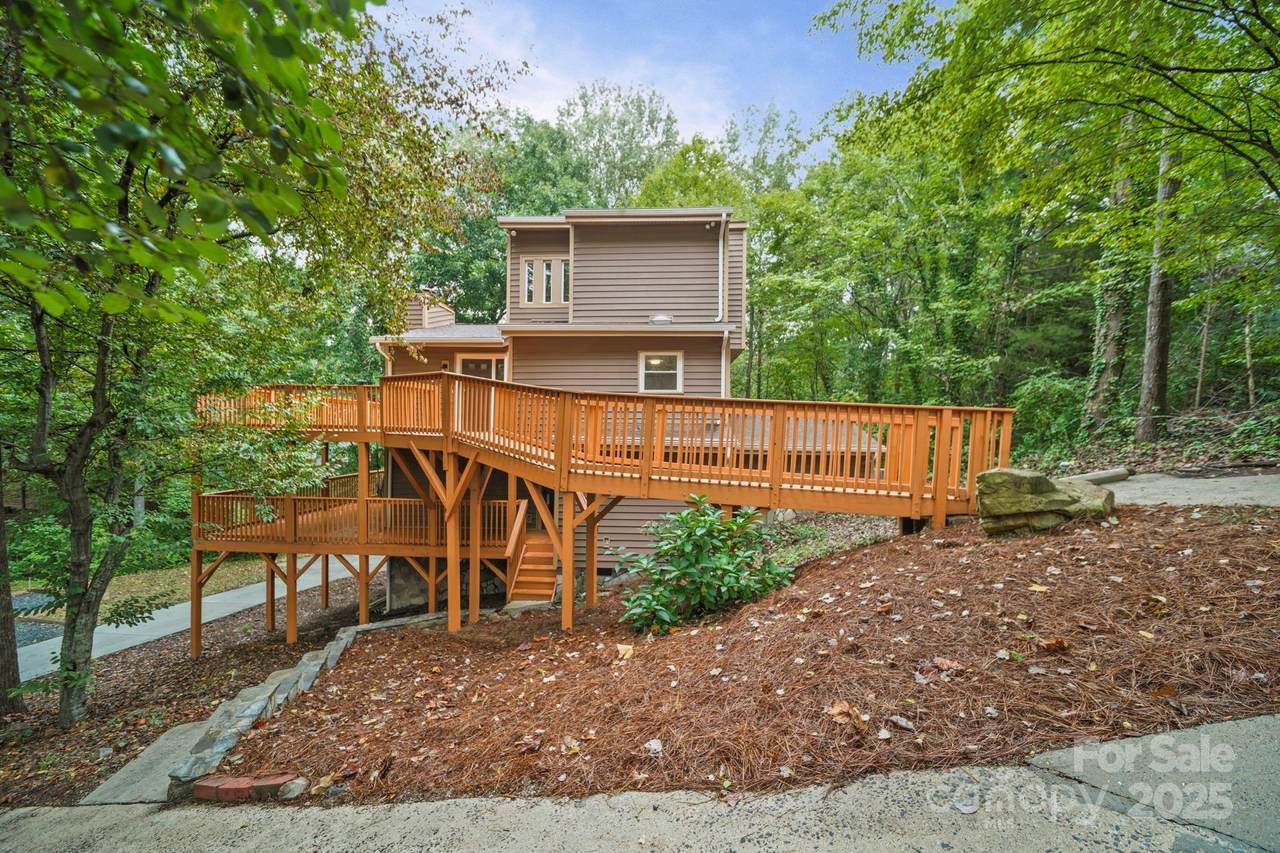 8012 Briardale Drive - Photo 1