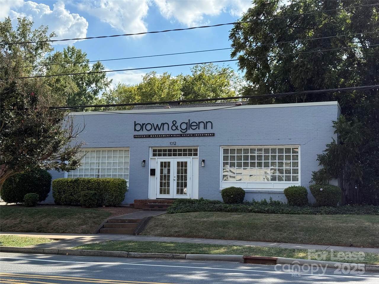 1012 East Boulevard - Photo 1