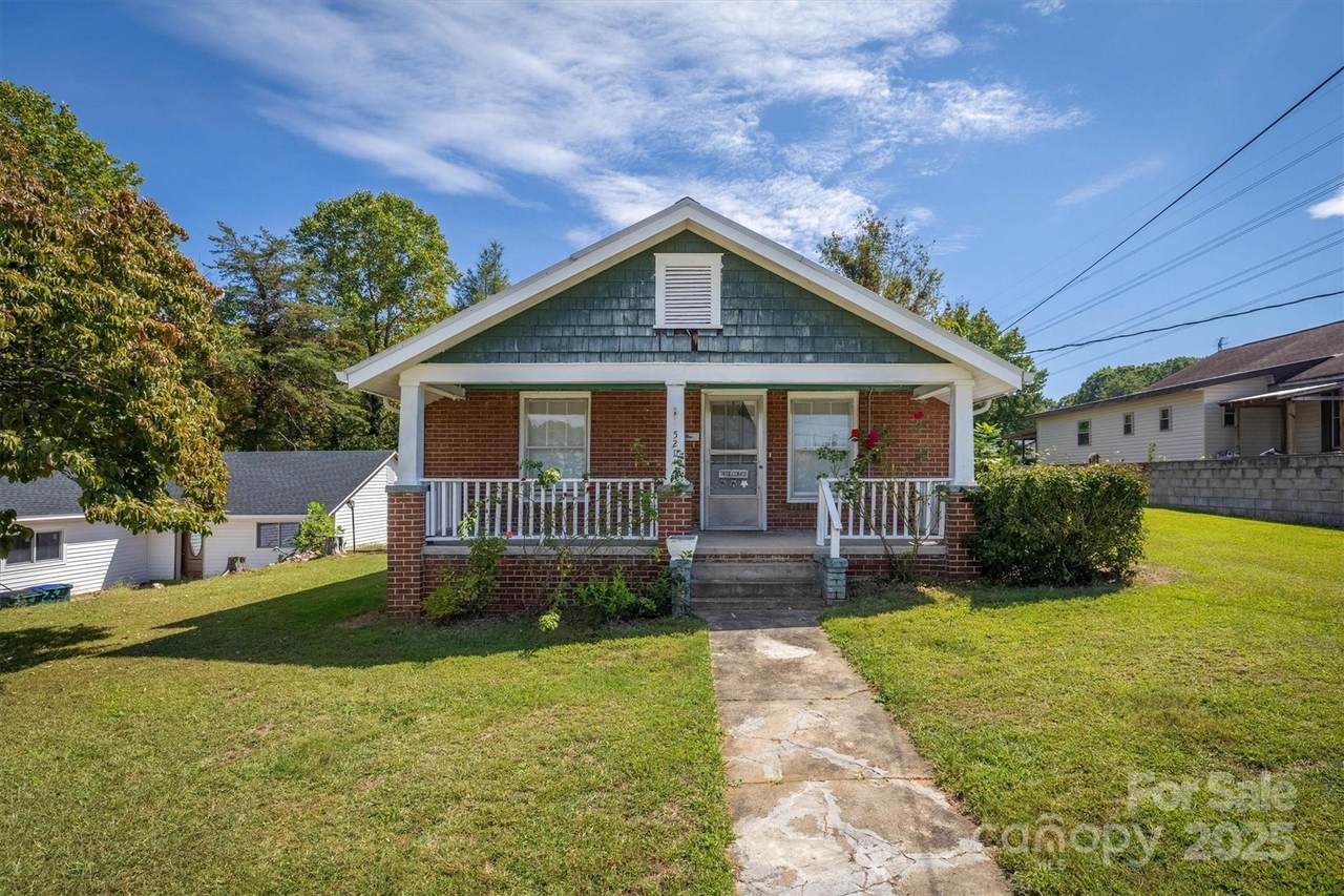 521 Praley Street - Photo 1