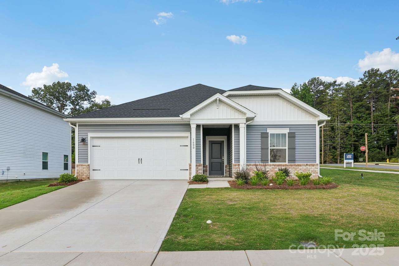 814 Santina Avenue - Photo 1