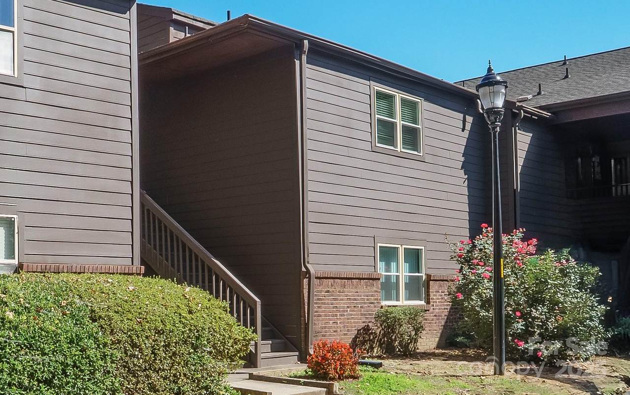 8015 Cedar Glen Drive - Photo 1