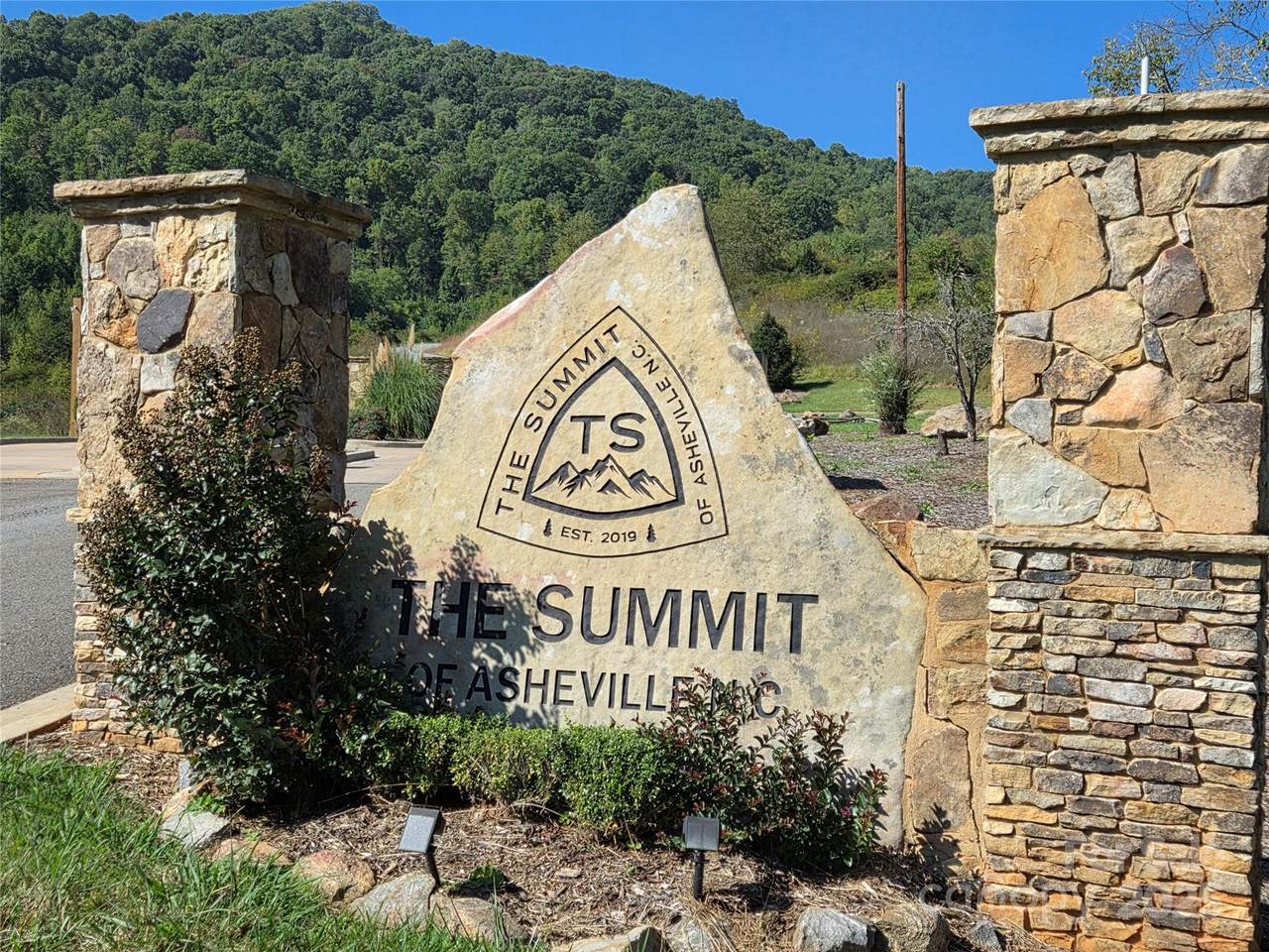 1505 Summit View Drive - Photo 1