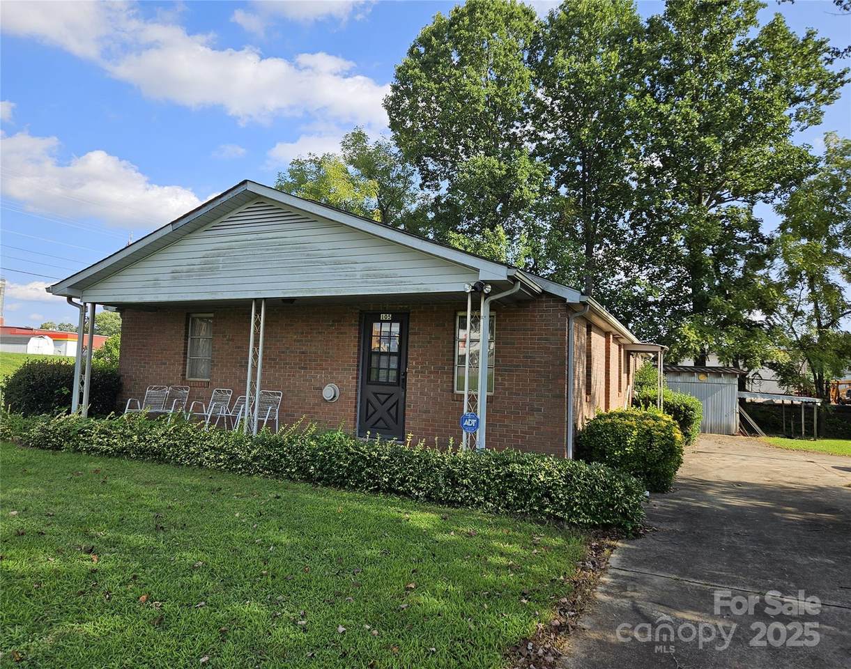 105 Marble Road - Photo 1
