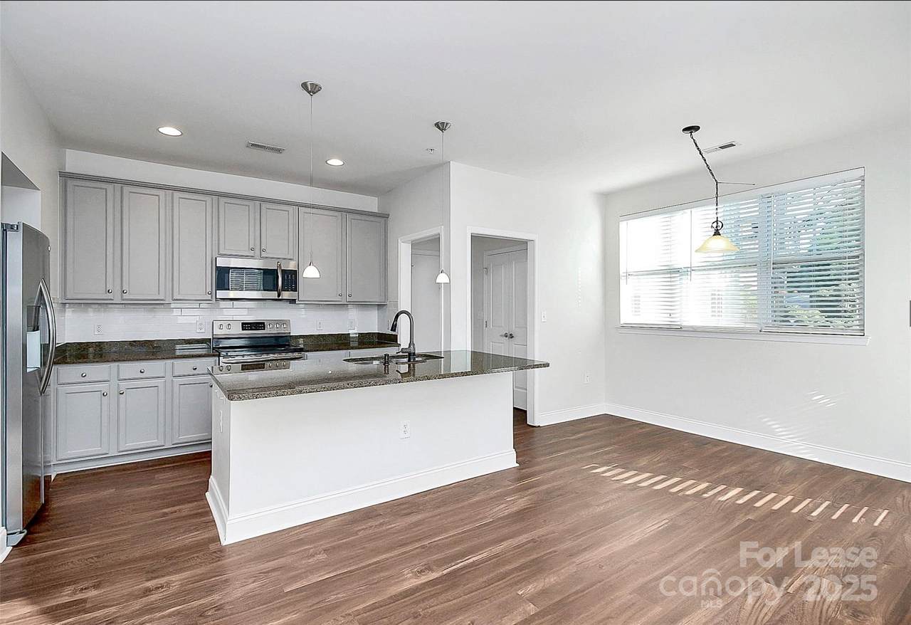 546 Oakland Avenue - Photo 1