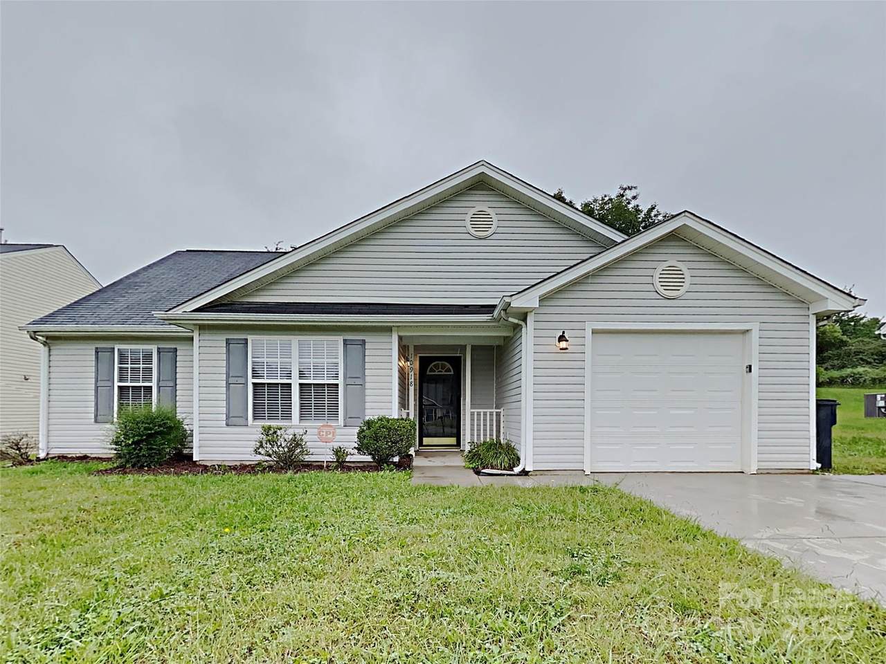 10918 Olde English Drive - Photo 1