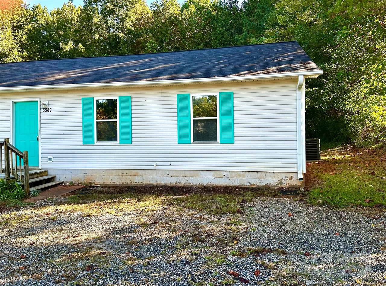 5589 Wrenn Drive - Photo 1