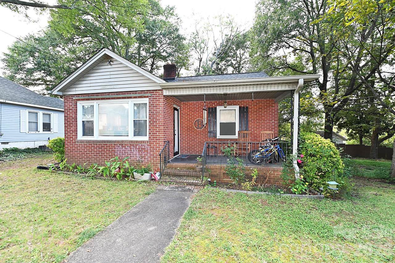 614 Ashe Avenue - Photo 1