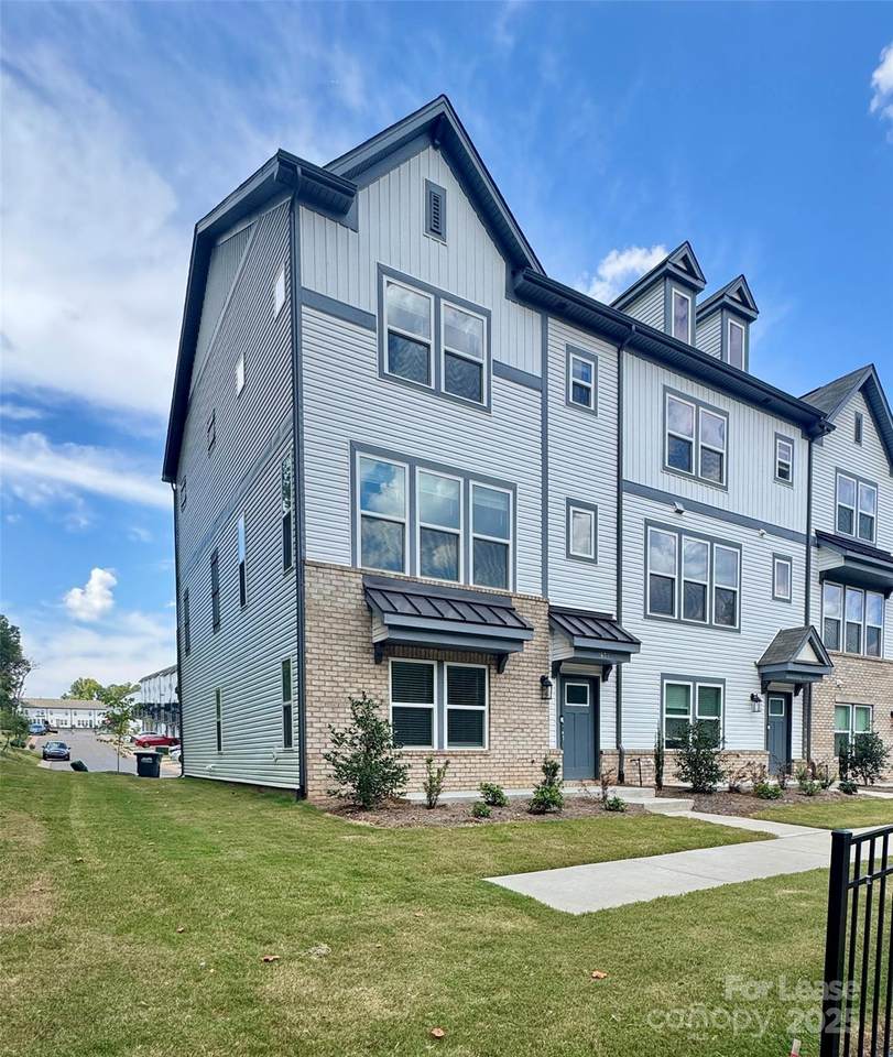 1635 Blanche Street - Photo 1