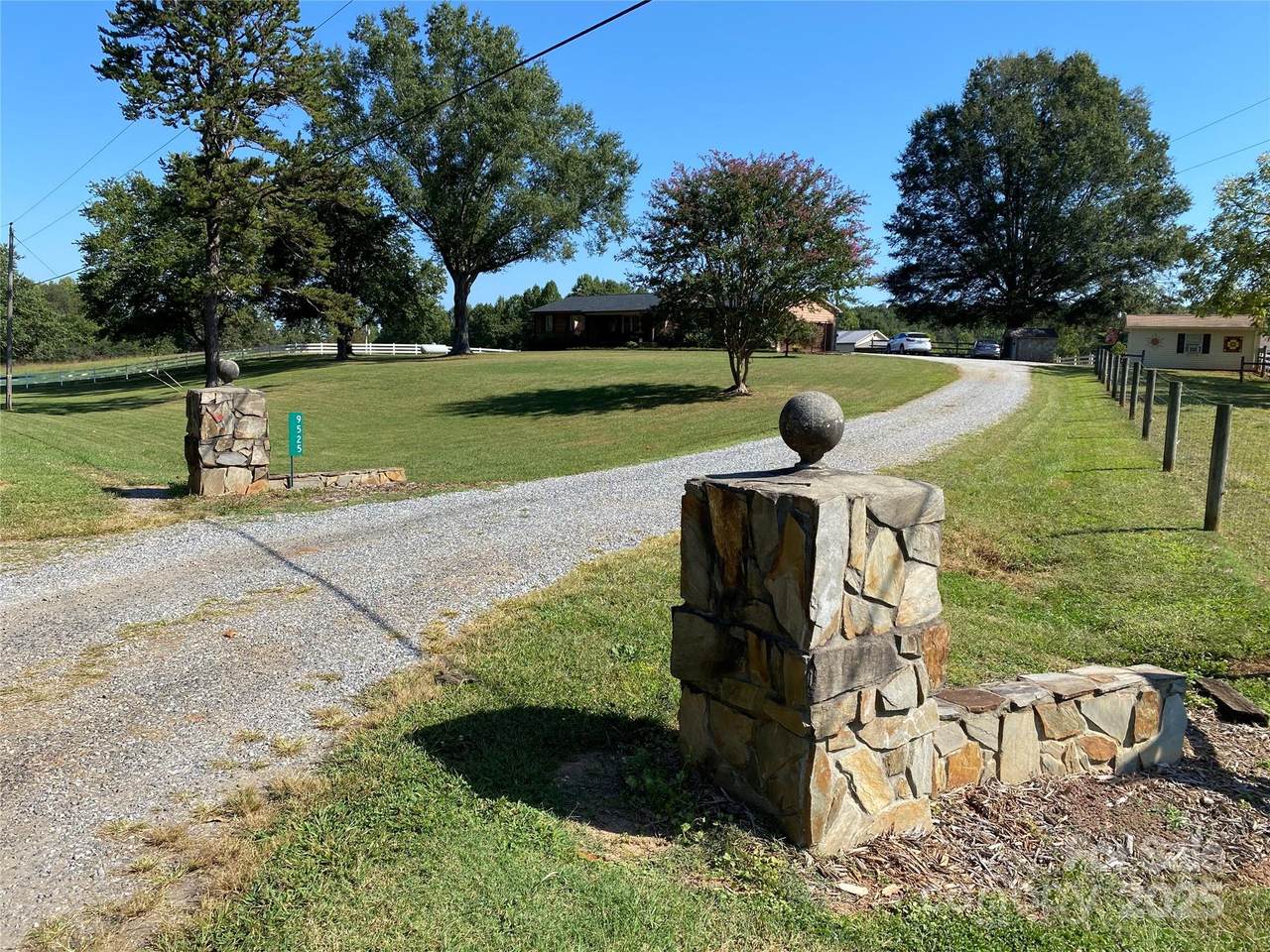 9525 Mull Road - Photo 1