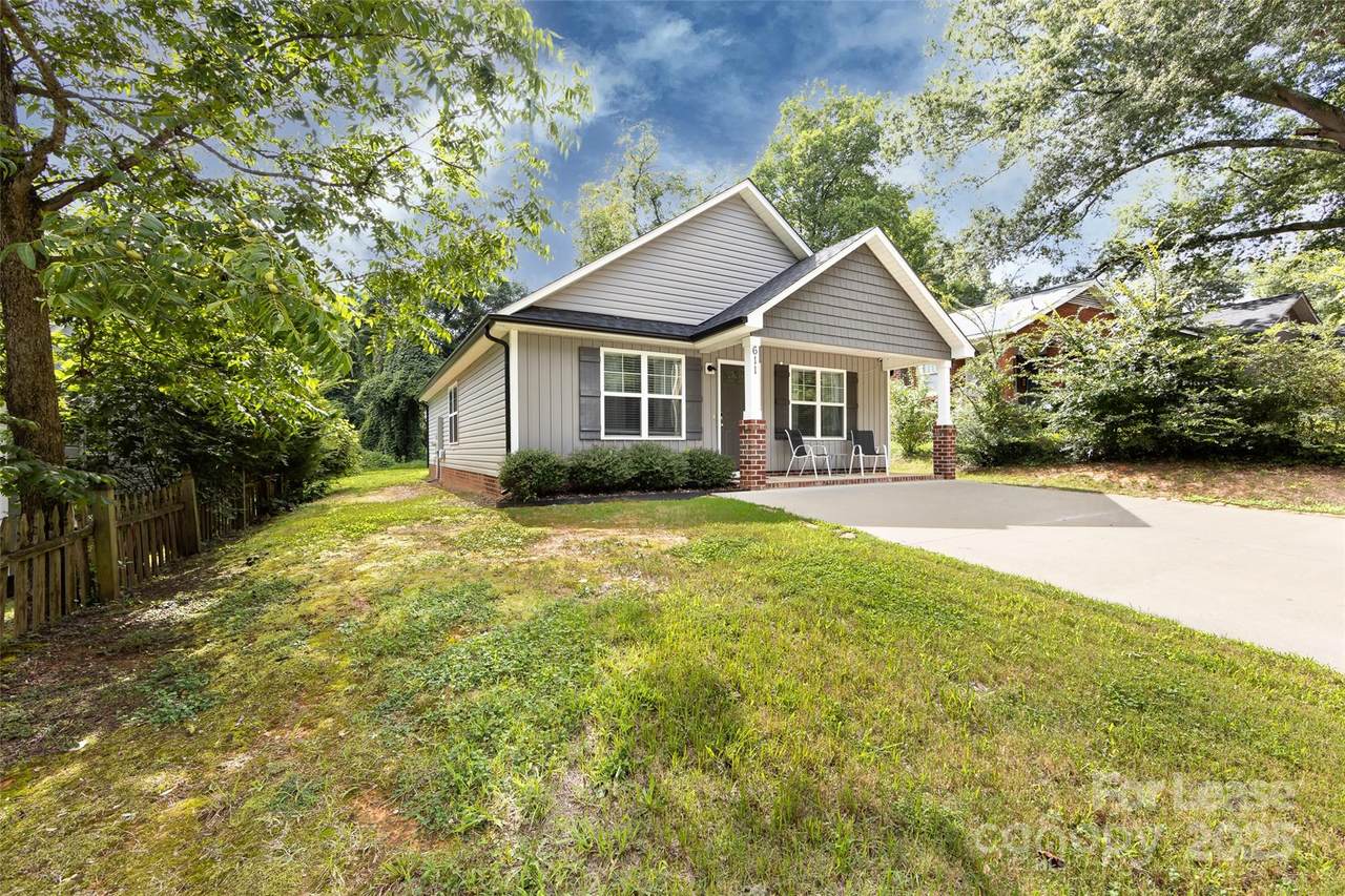 611 Harris Street - Photo 1