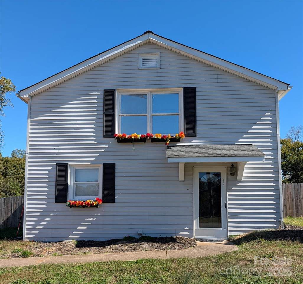 124 Maiden Lane - Photo 1