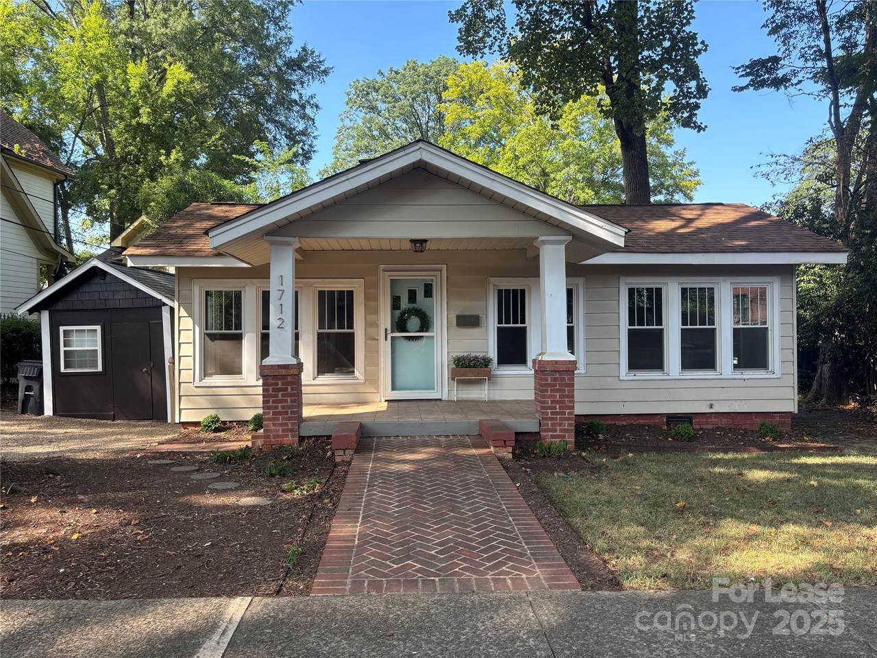 1712 Bay Street - Photo 1