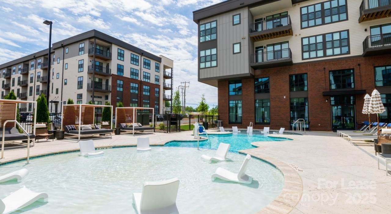 704 Tremont Avenue - Photo 1