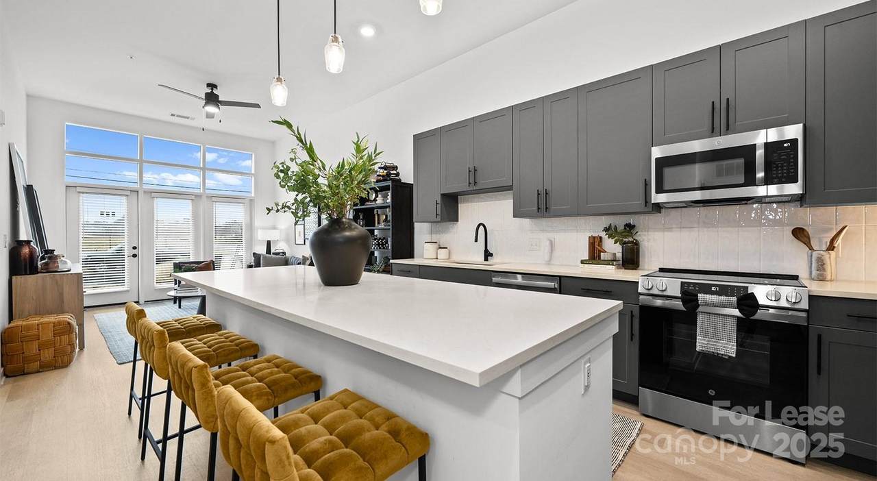 704 Tremont Avenue - Photo 1