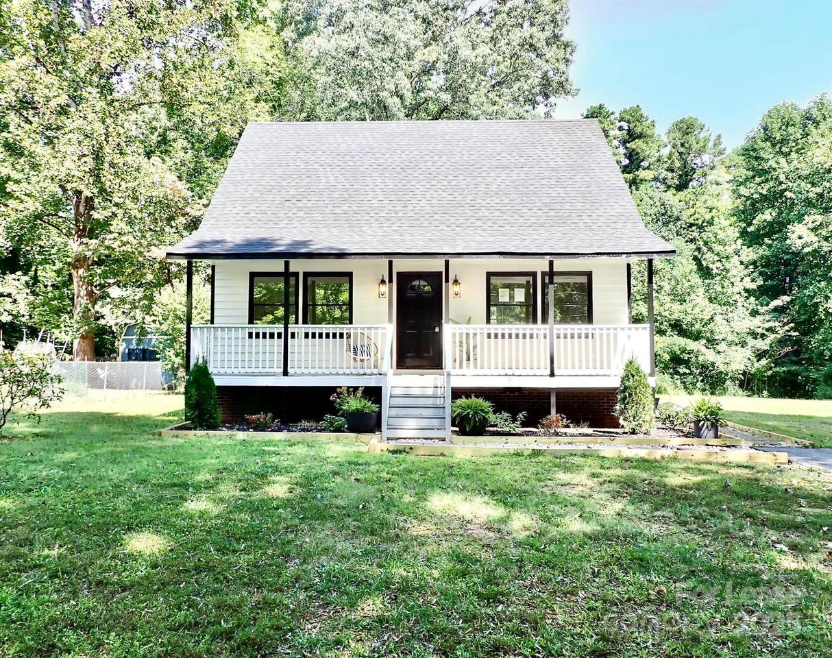 3921 Lake Road - Photo 1