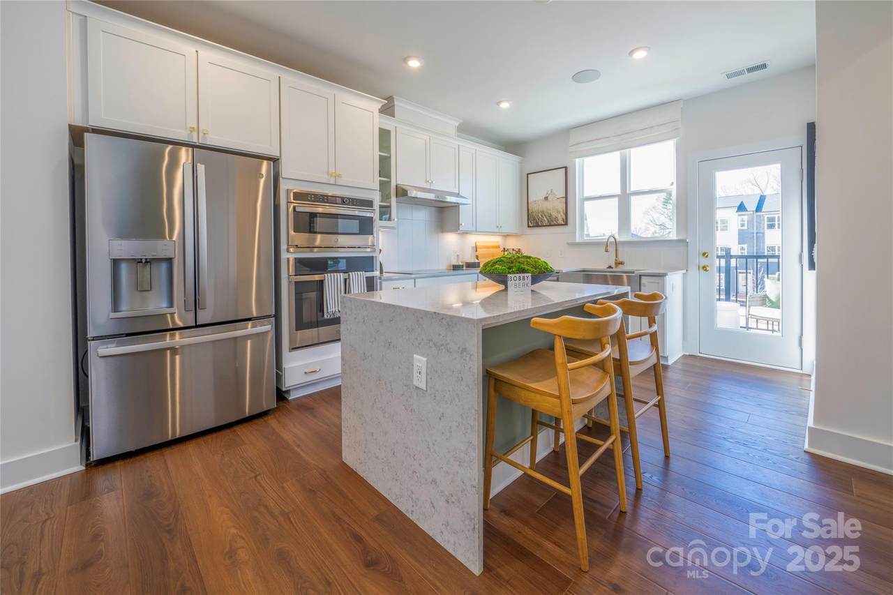 1442 Levy Way - Photo 1