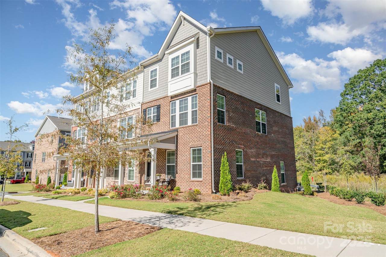 15018 Camus Court - Photo 1