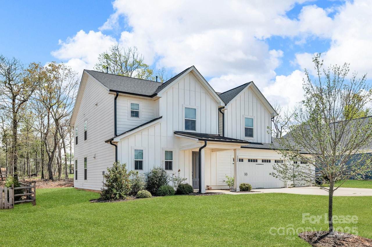 122 Round Rock Road - Photo 1