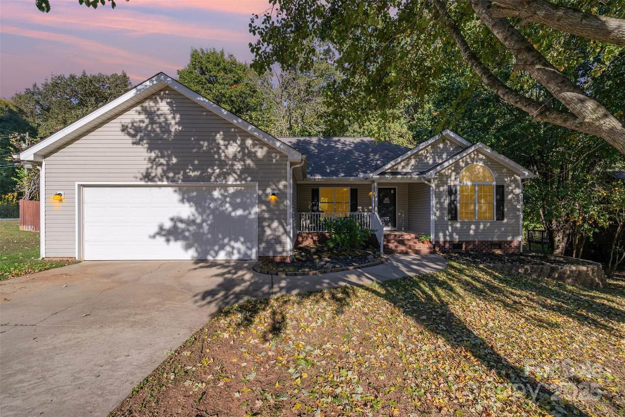 605 Beavers Cove Lane - Photo 1