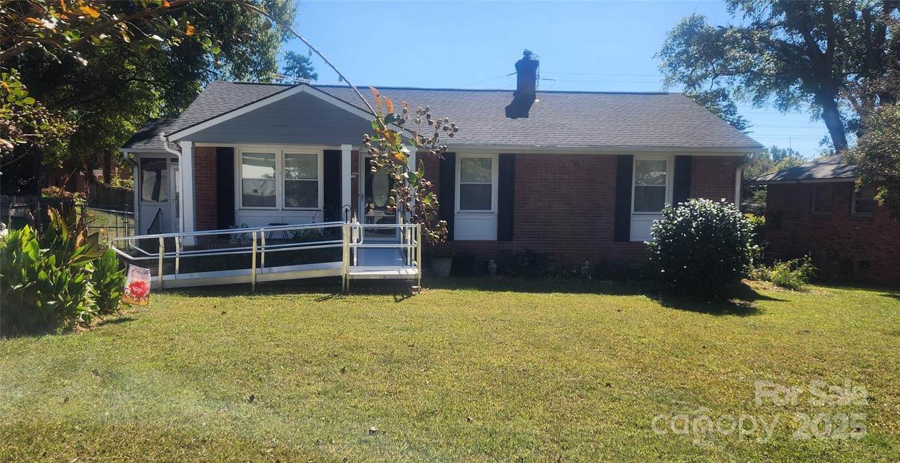 5511 Radford Avenue - Photo 1