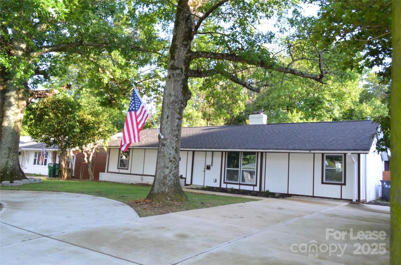 2000 Tyvola Road - Photo 1