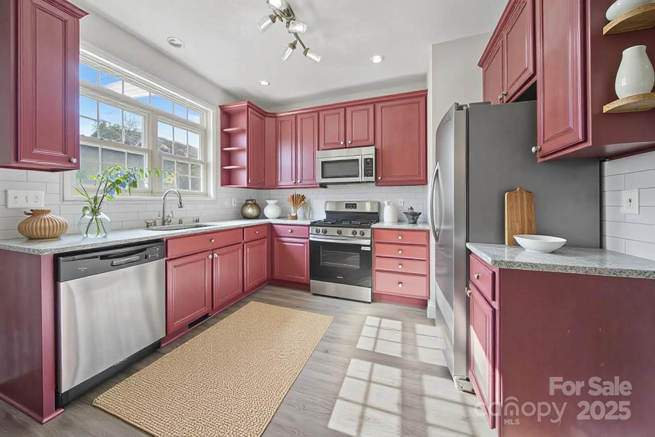 115 Sunridge Drive - Photo 1