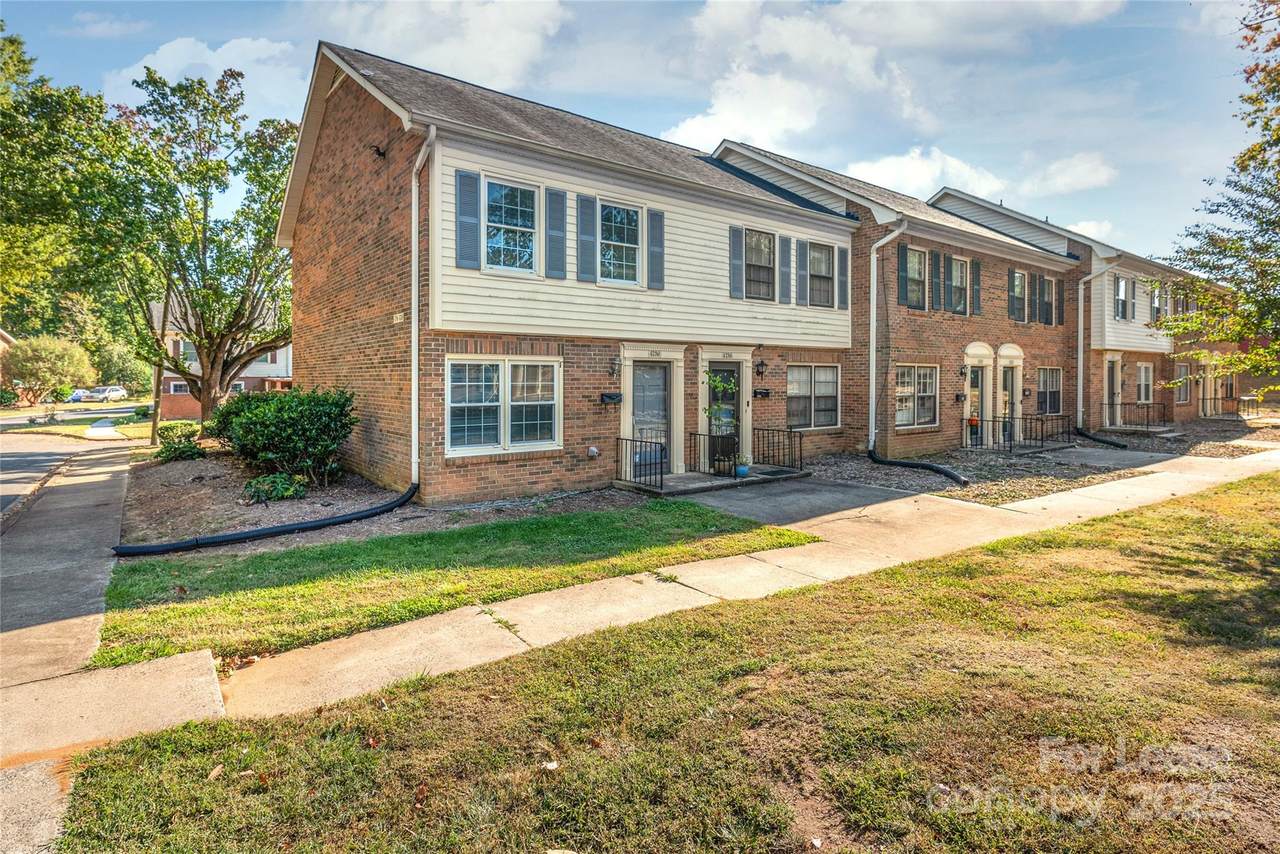 4736 Old Lantern Way - Photo 1