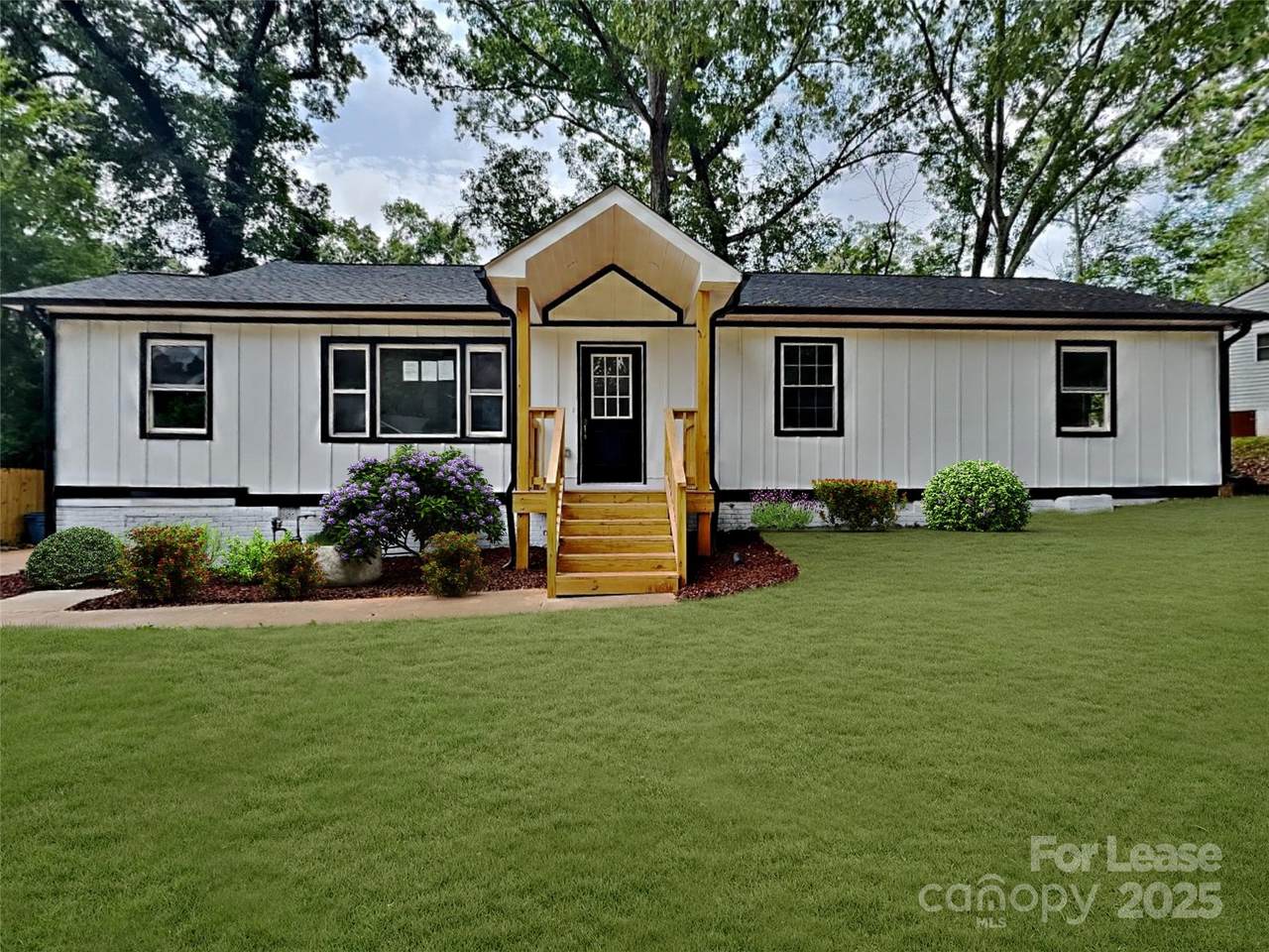 2633 Brentwood Place - Photo 1