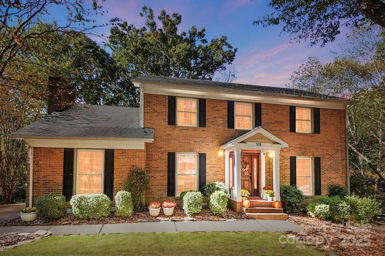 434 Chadmore Drive - Photo 1