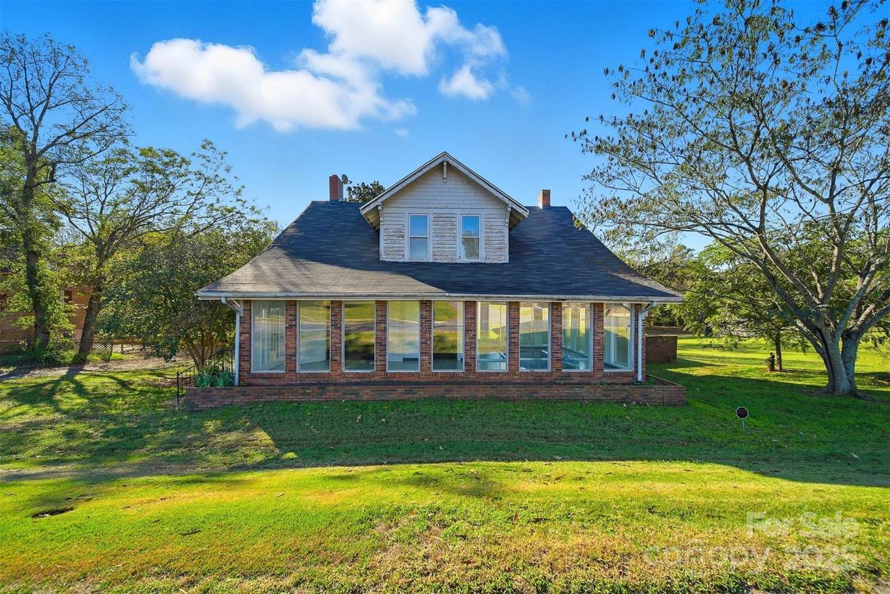 105 2nd Avenue - Photo 1