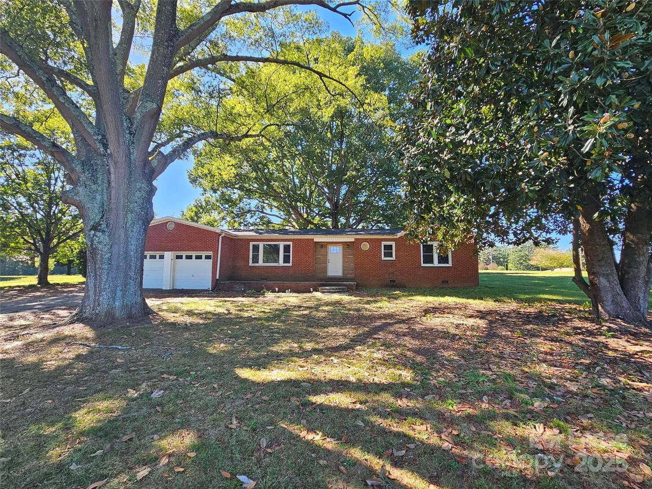 1196 Shearers Road - Photo 1