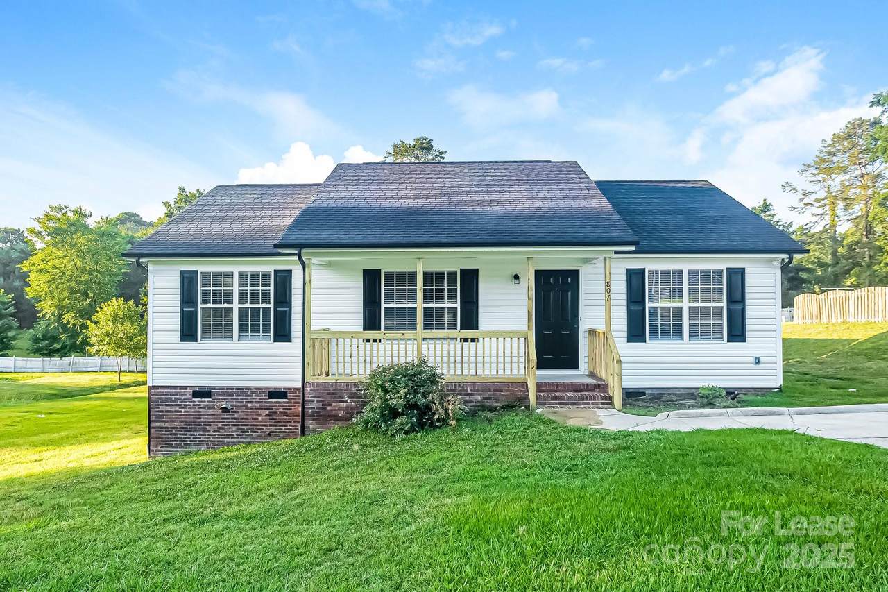 807 Fisher Street - Photo 1