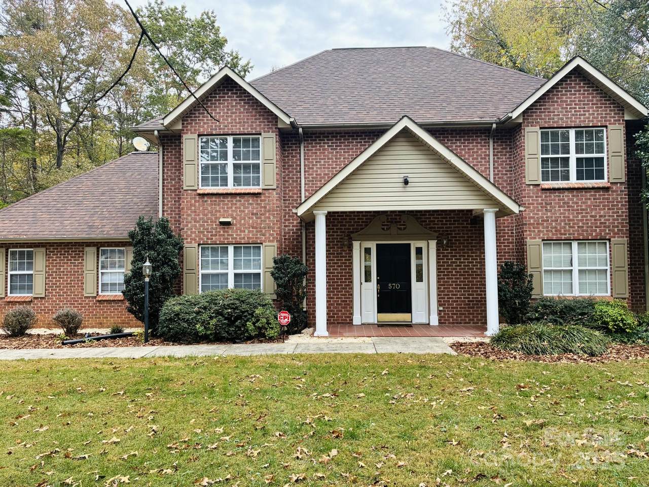 570 29th Avenue Drive - Photo 1