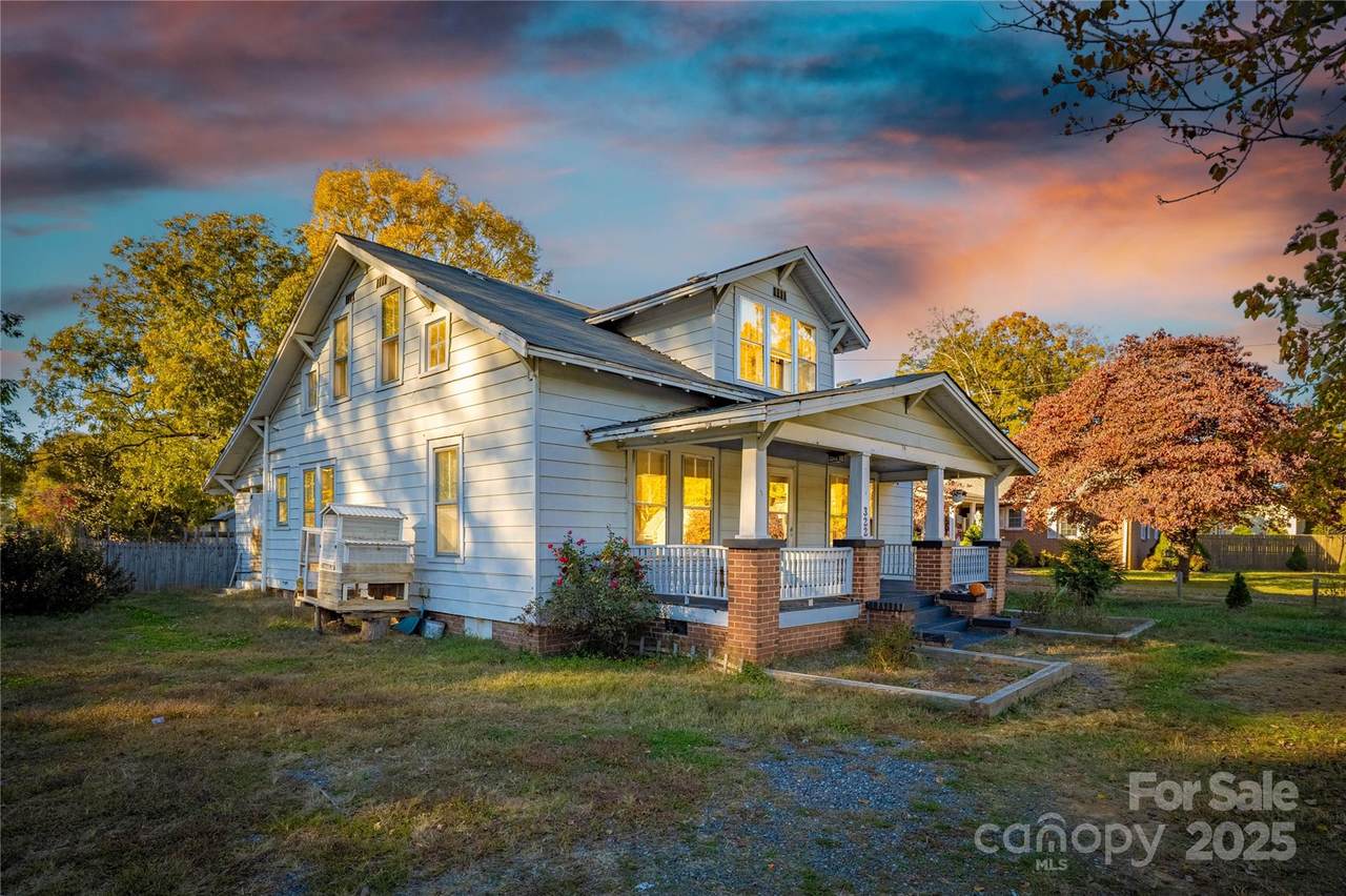 322 7th Street - Photo 1