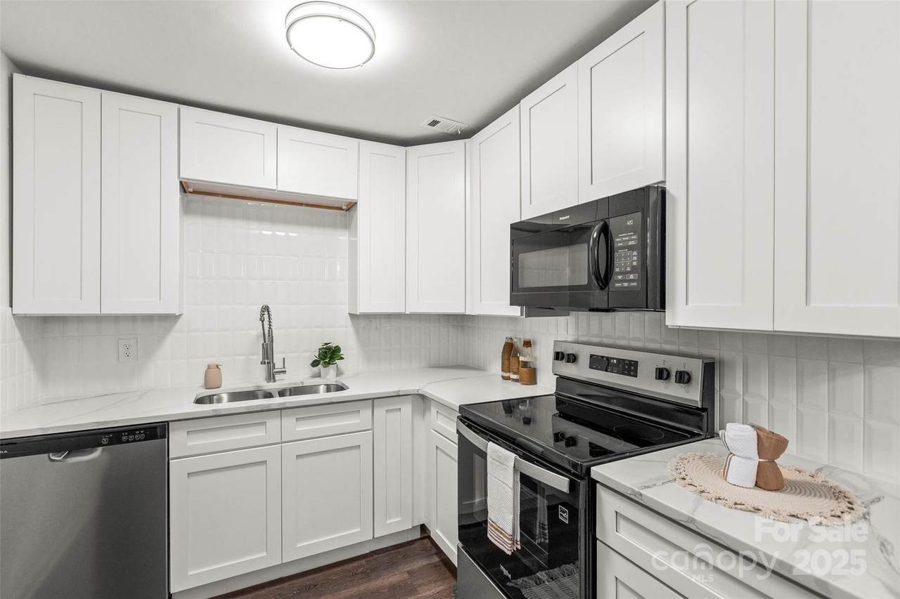 3824 Country Club Road - Photo 1