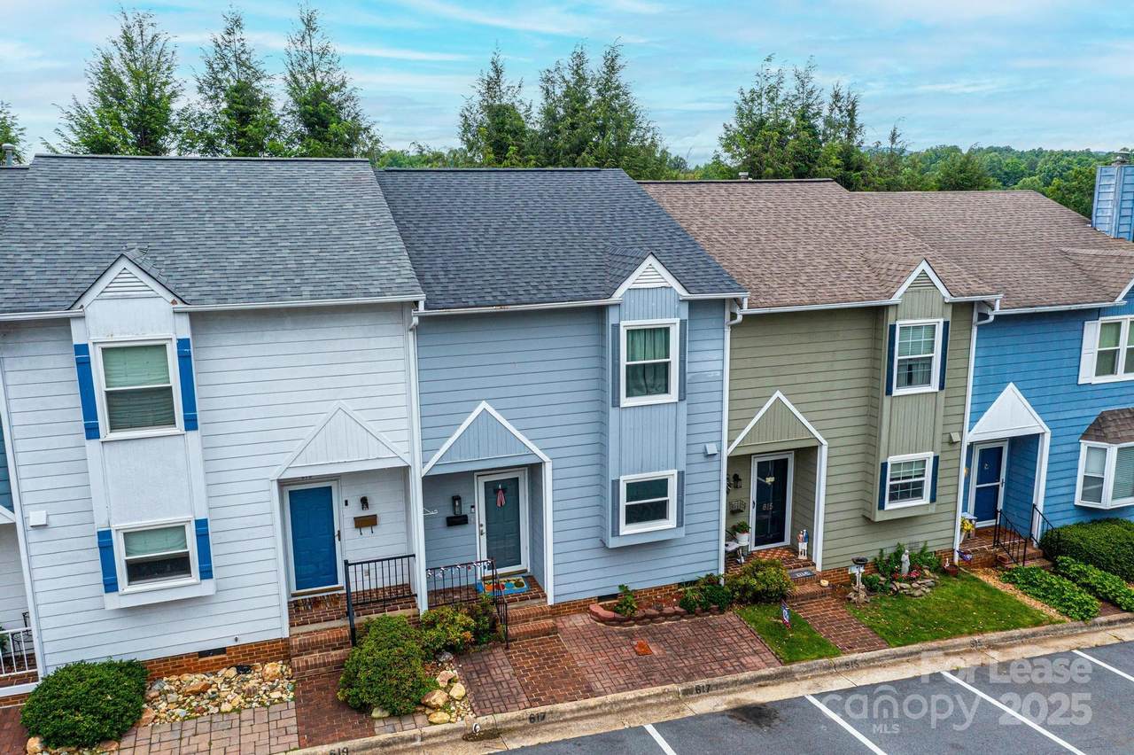 617 College Avenue - Photo 1