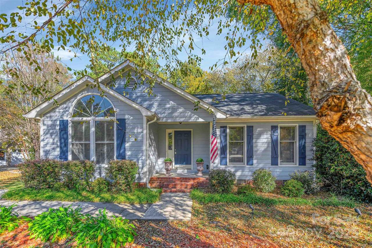 664 Tryon Place - Photo 1