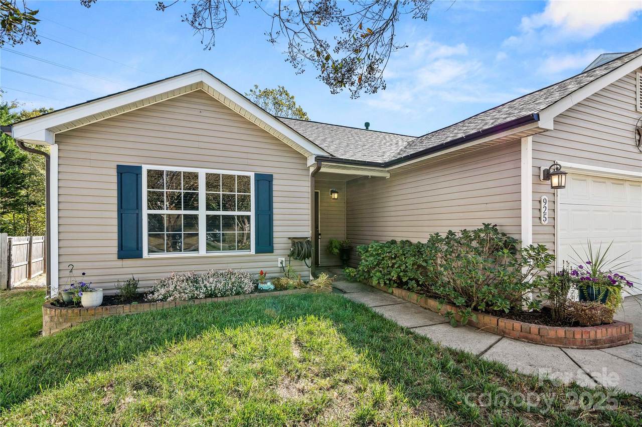 925 Anchor Way - Photo 1