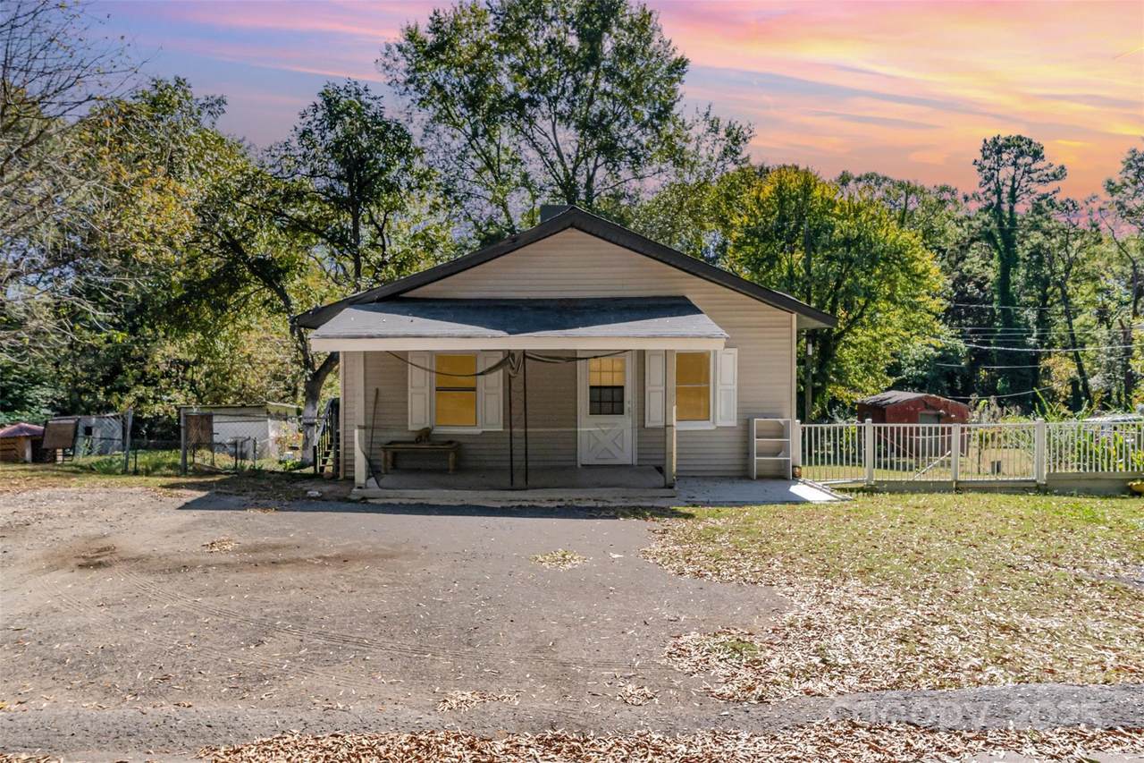 159 Dixon Circle - Photo 1