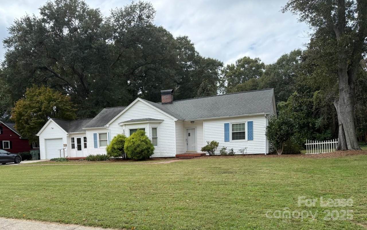 803 Townsend Avenue - Photo 1