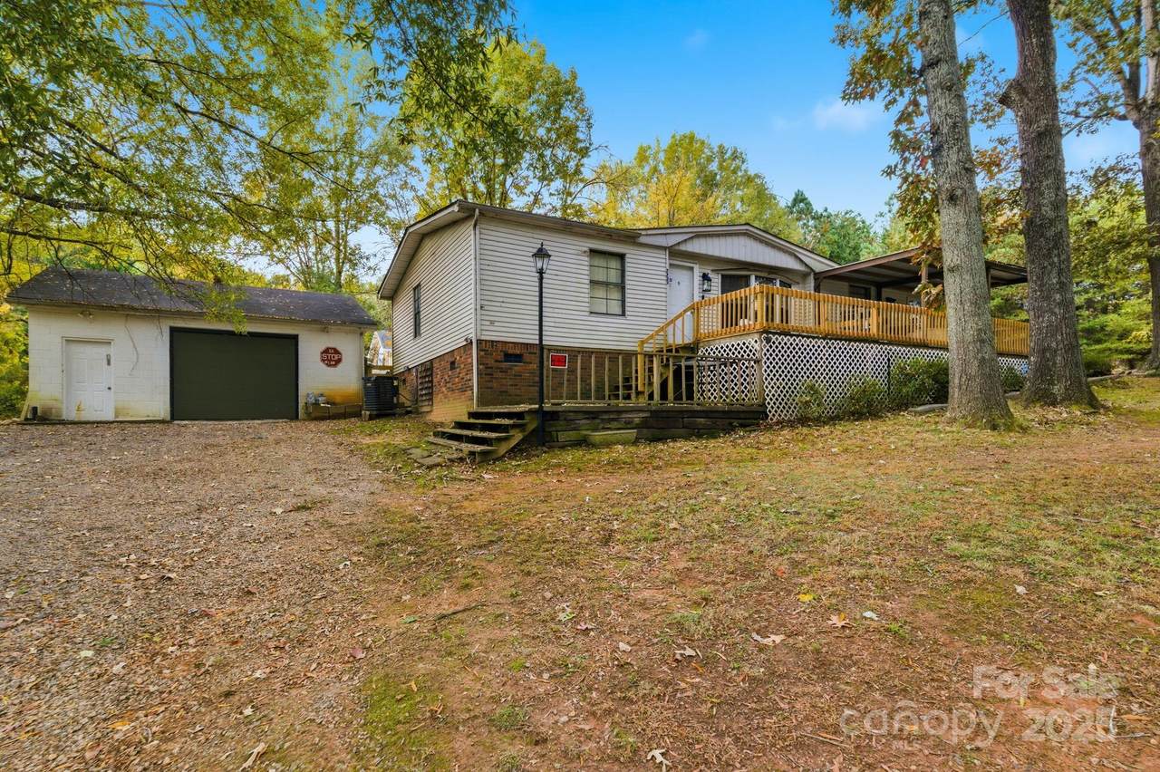 7733 Skyline Drive - Photo 1
