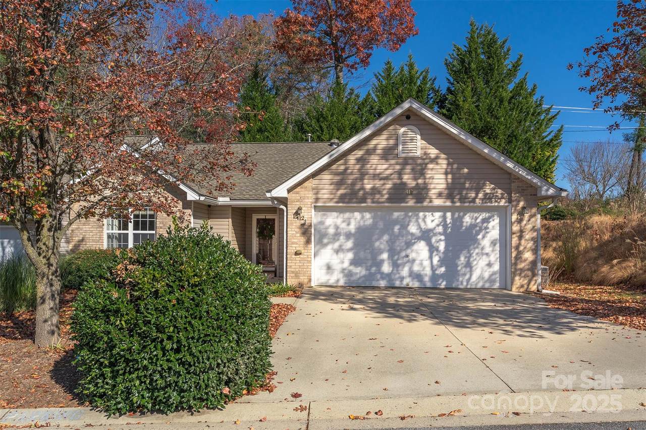 412 Wiltshire Circle - Photo 1